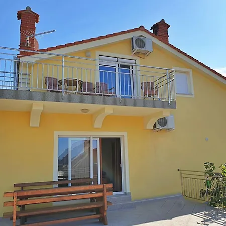 Rea By Interhome Apartament Šilo