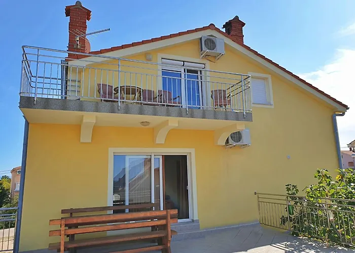 Rea By Interhome Appartement Šilo